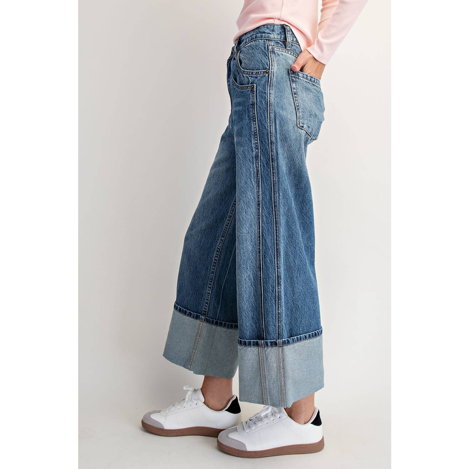 Cuffed Low-Rise Wide Leg Jeans