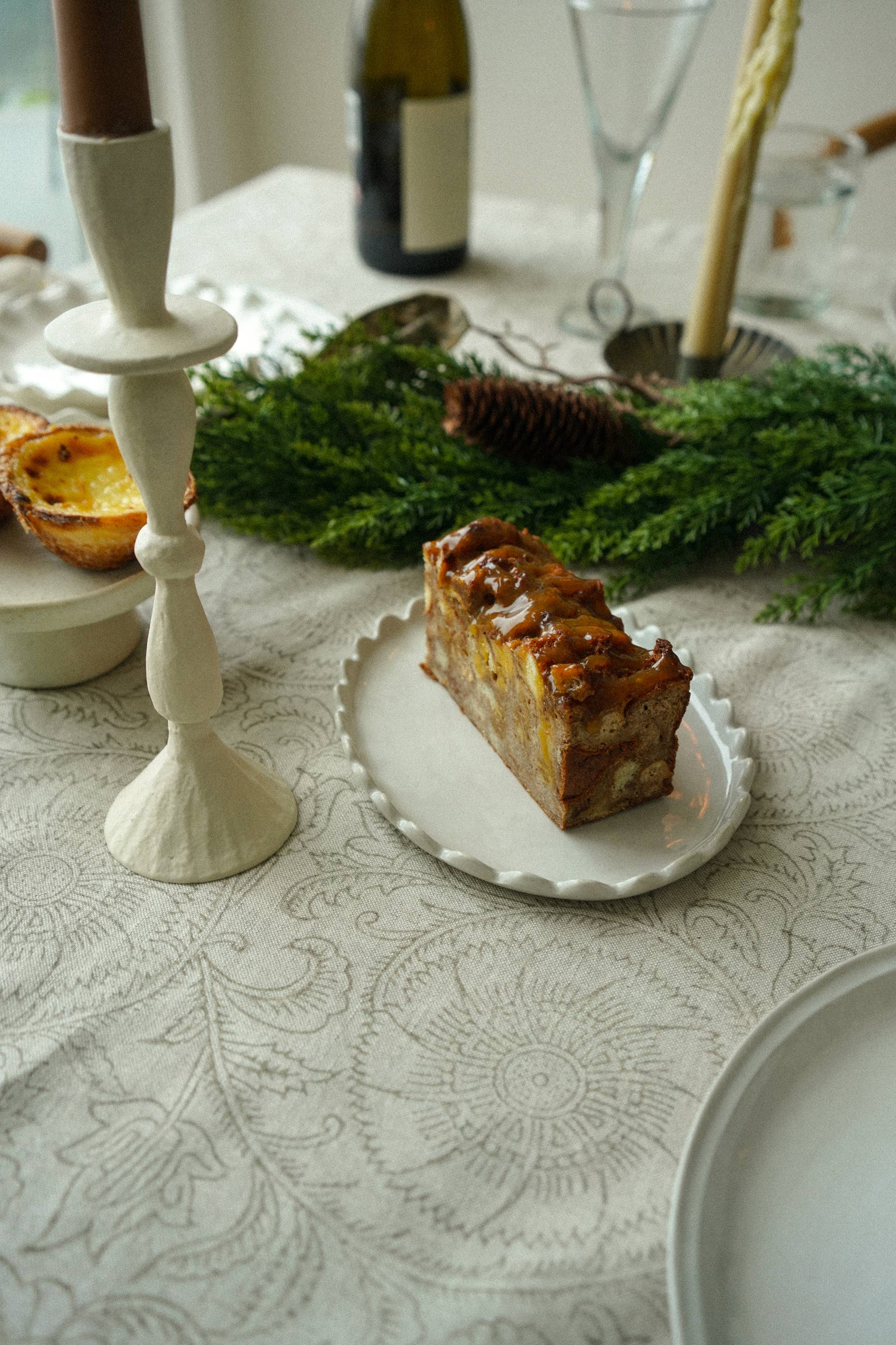 Scalloped Small Oval Plate