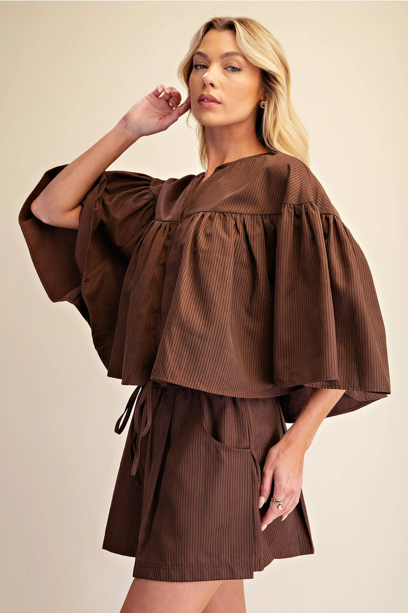 Stripe Swing Cape Top & Pleated Shorts