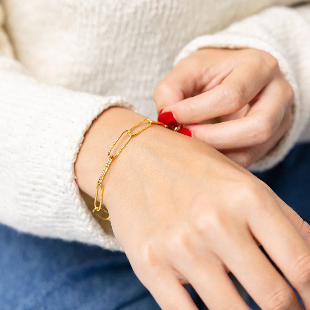 Brass Paperclip Chain Bracelet With Toggle Closure 18K