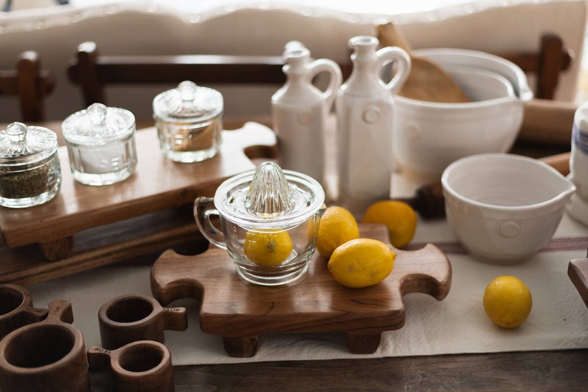 Normandy Footed Riser with Double Handles