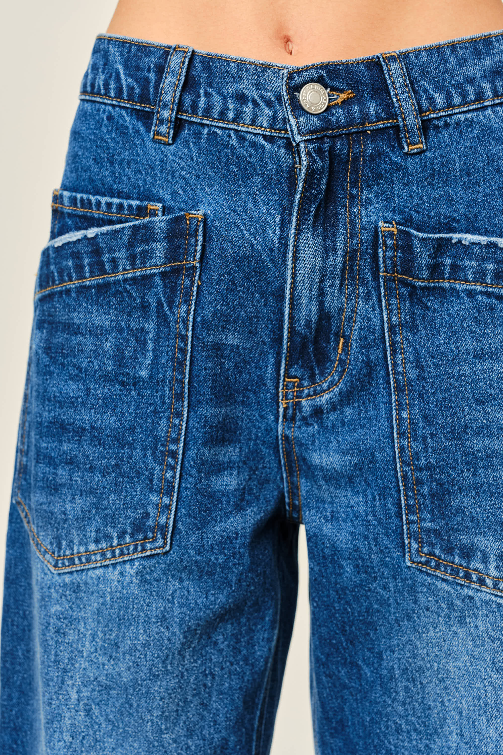Semi Barrel Jeans