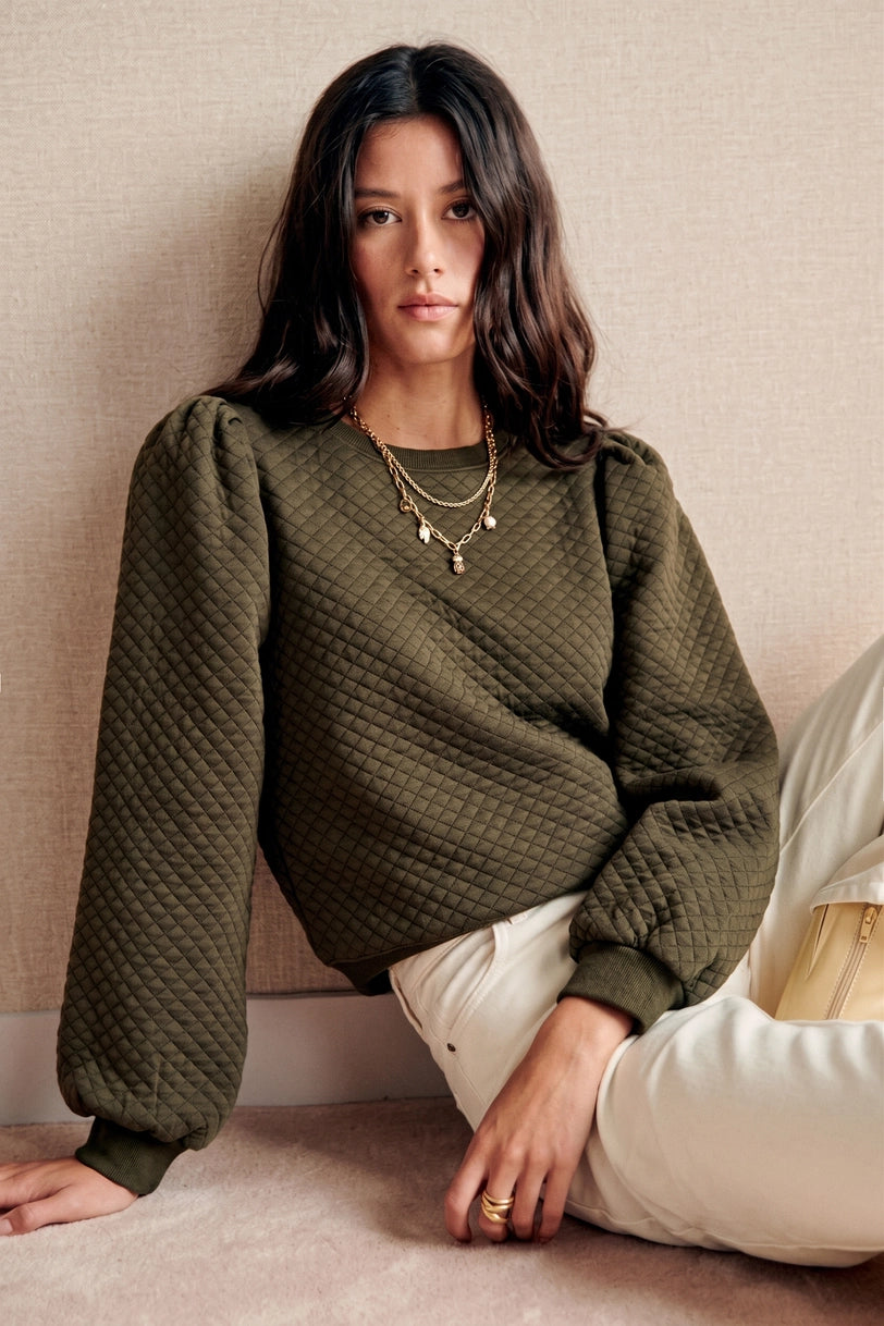 Quilted Sweatshirt & Shorts