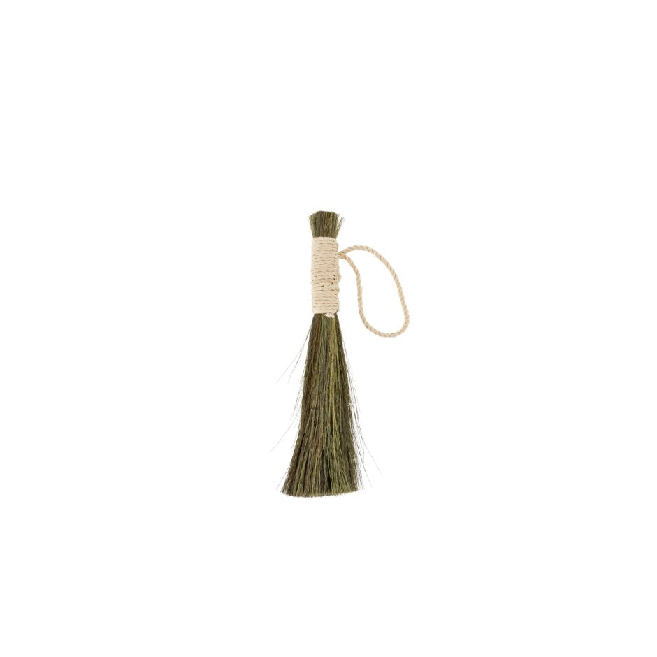 Tiger Grass Sweeper