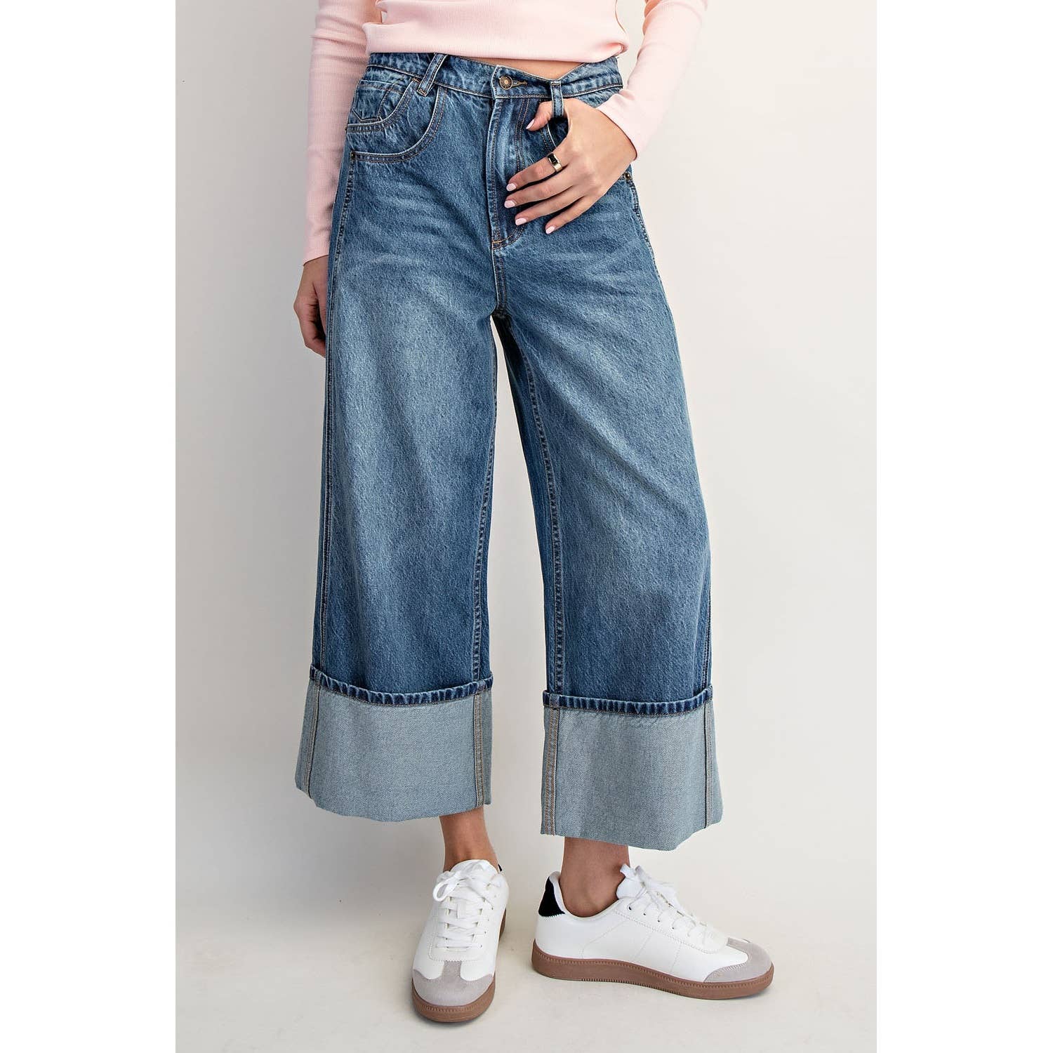 Cuffed Low-Rise Wide Leg Jeans