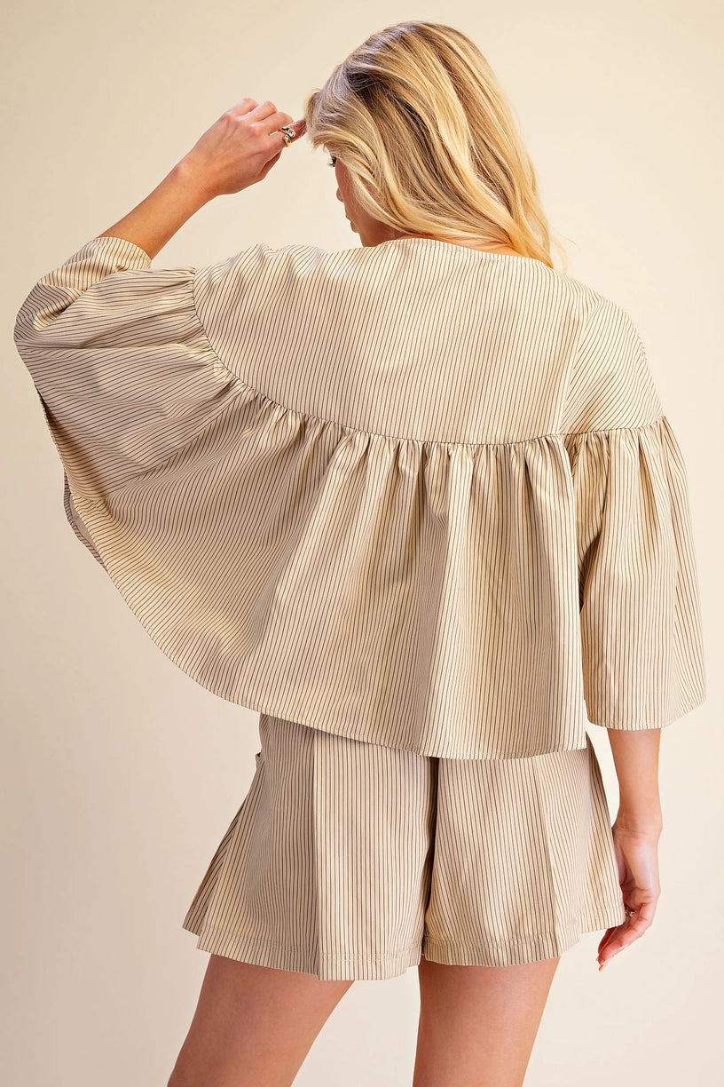 Stripe Swing Cape Top & Pleated Shorts