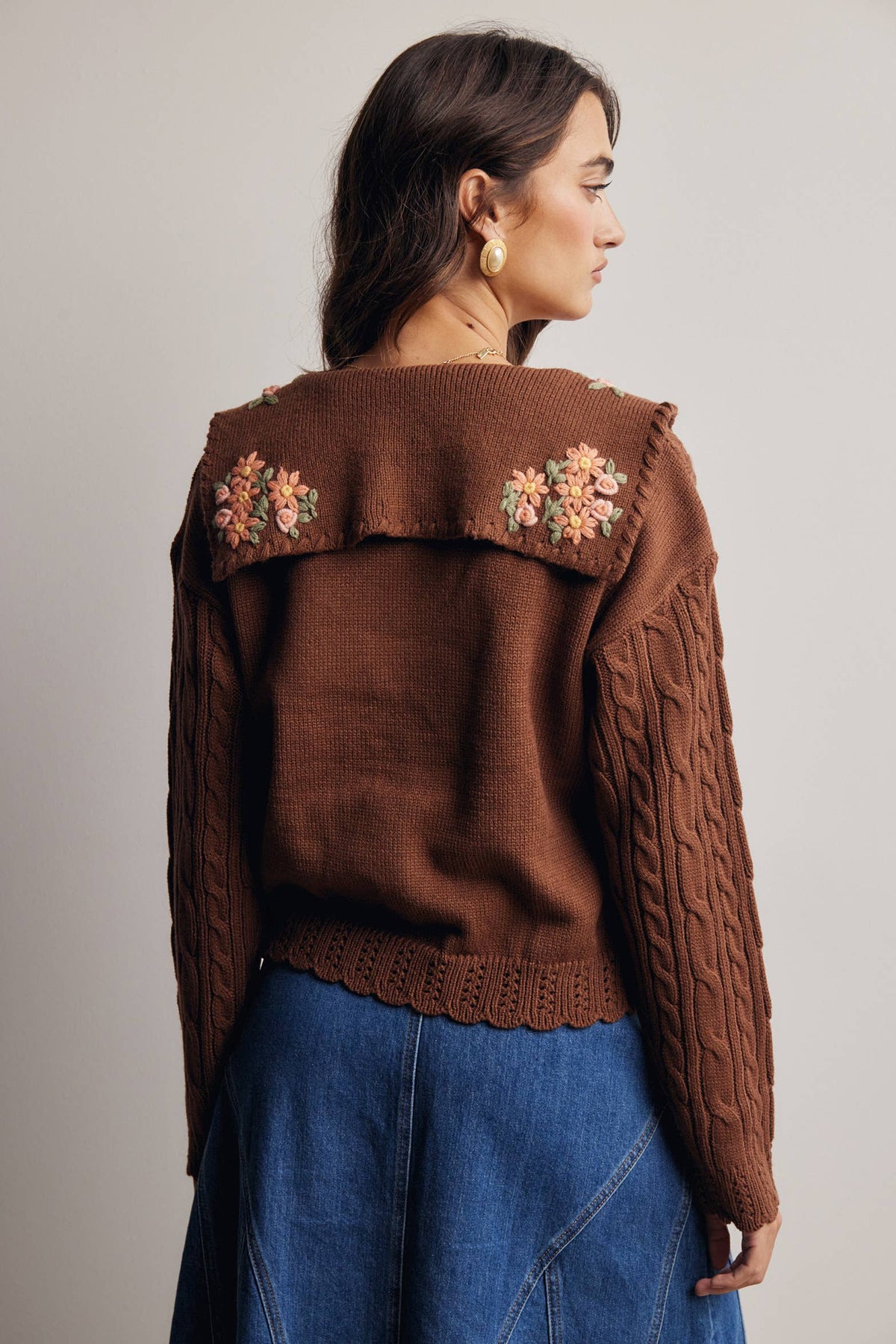Embroidered Collar Cardigan