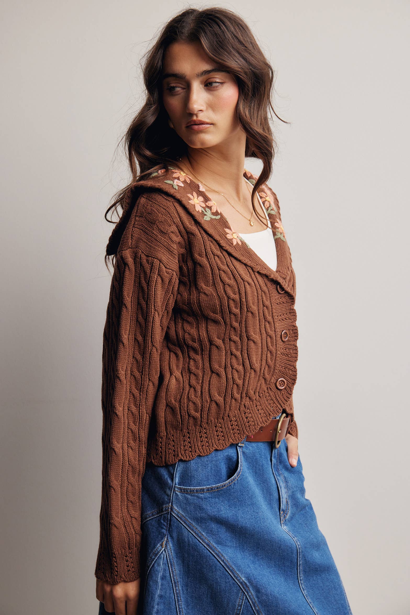 Embroidered Collar Cardigan