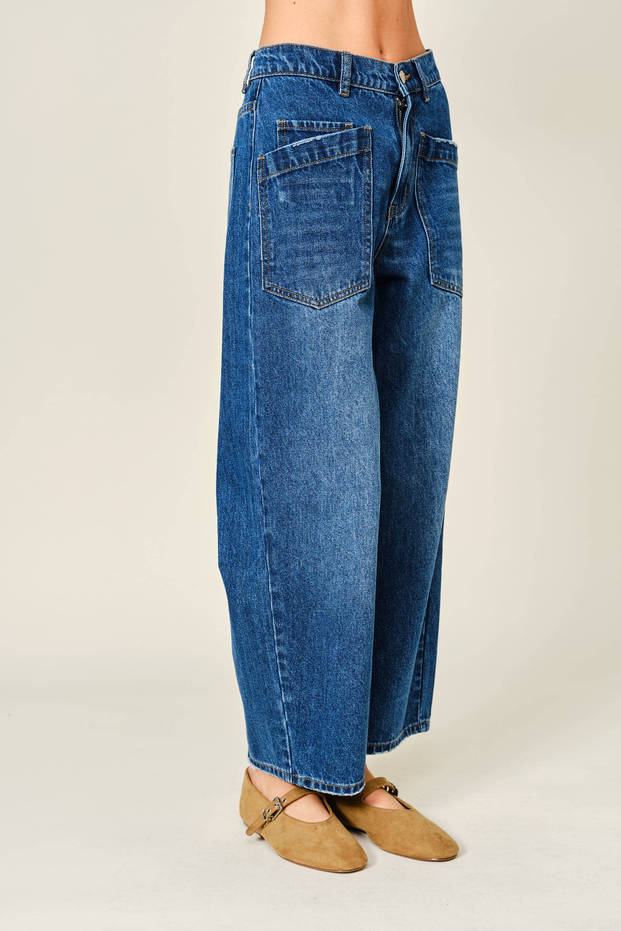 Semi Barrel Jeans