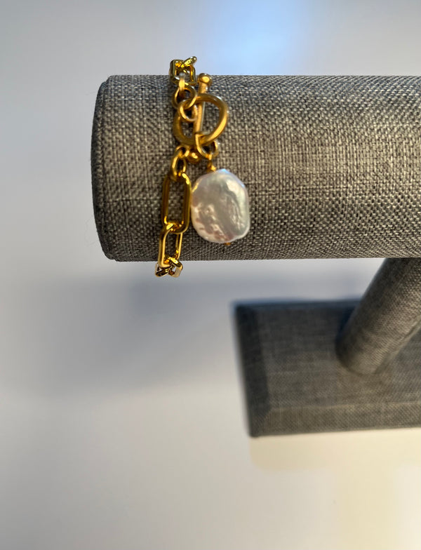 Flat Pearl Charm Bracelet