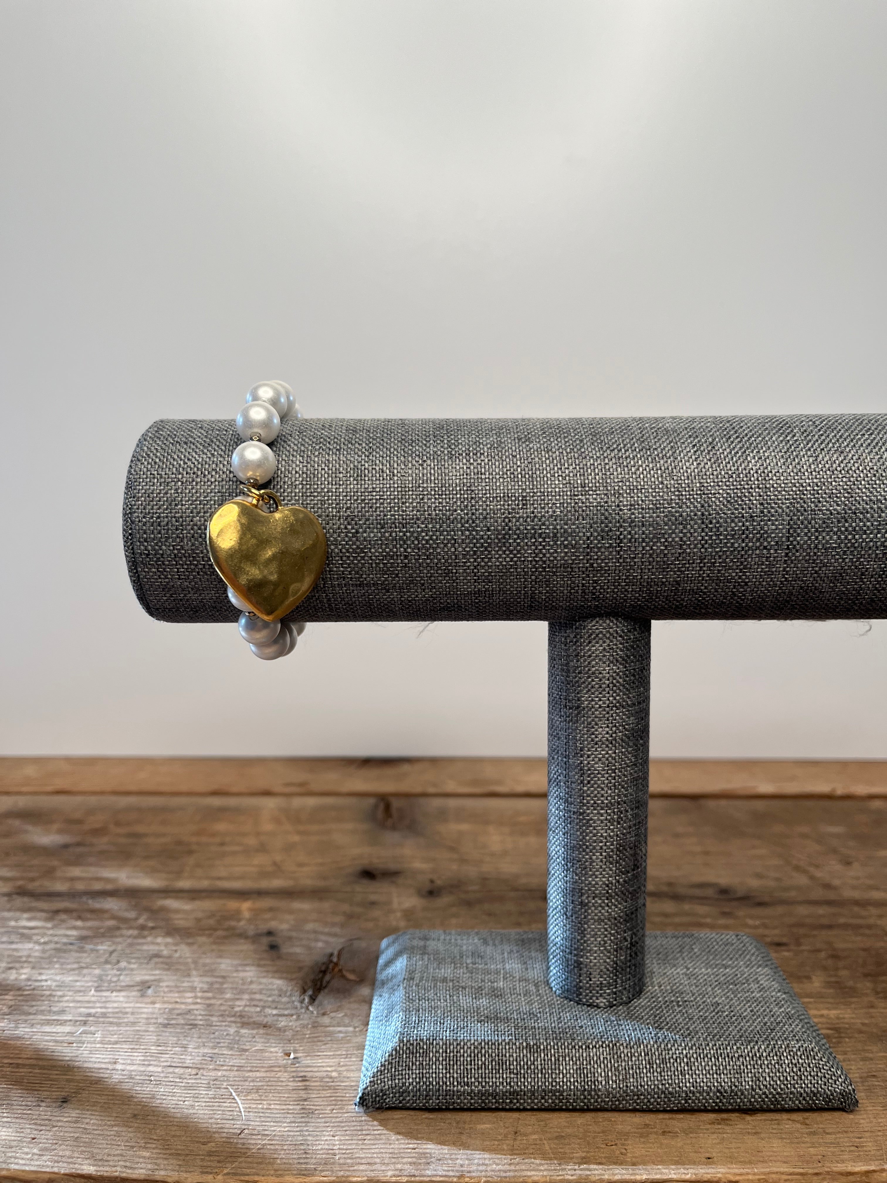 White Pearl Gold Heart Bracelet