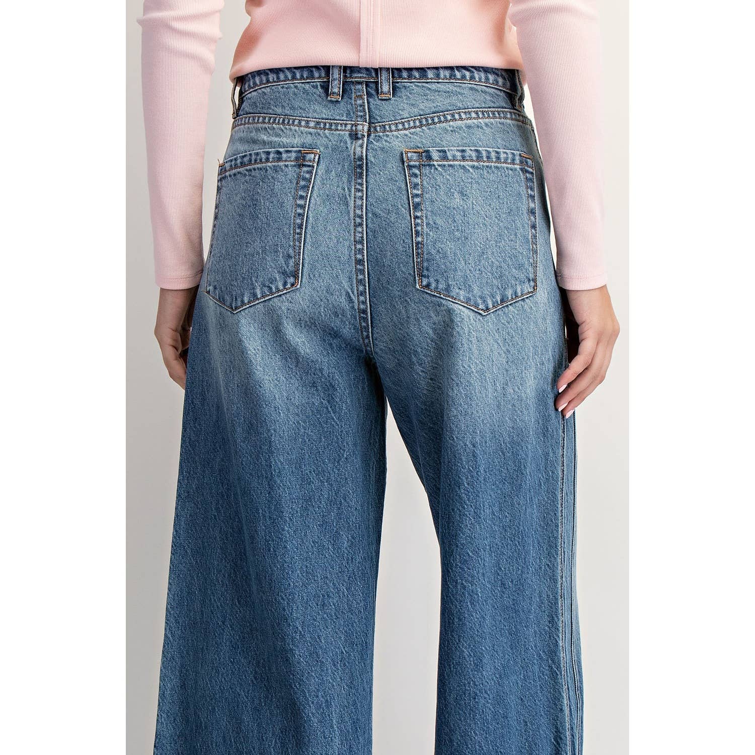 Cuffed Low-Rise Wide Leg Jeans