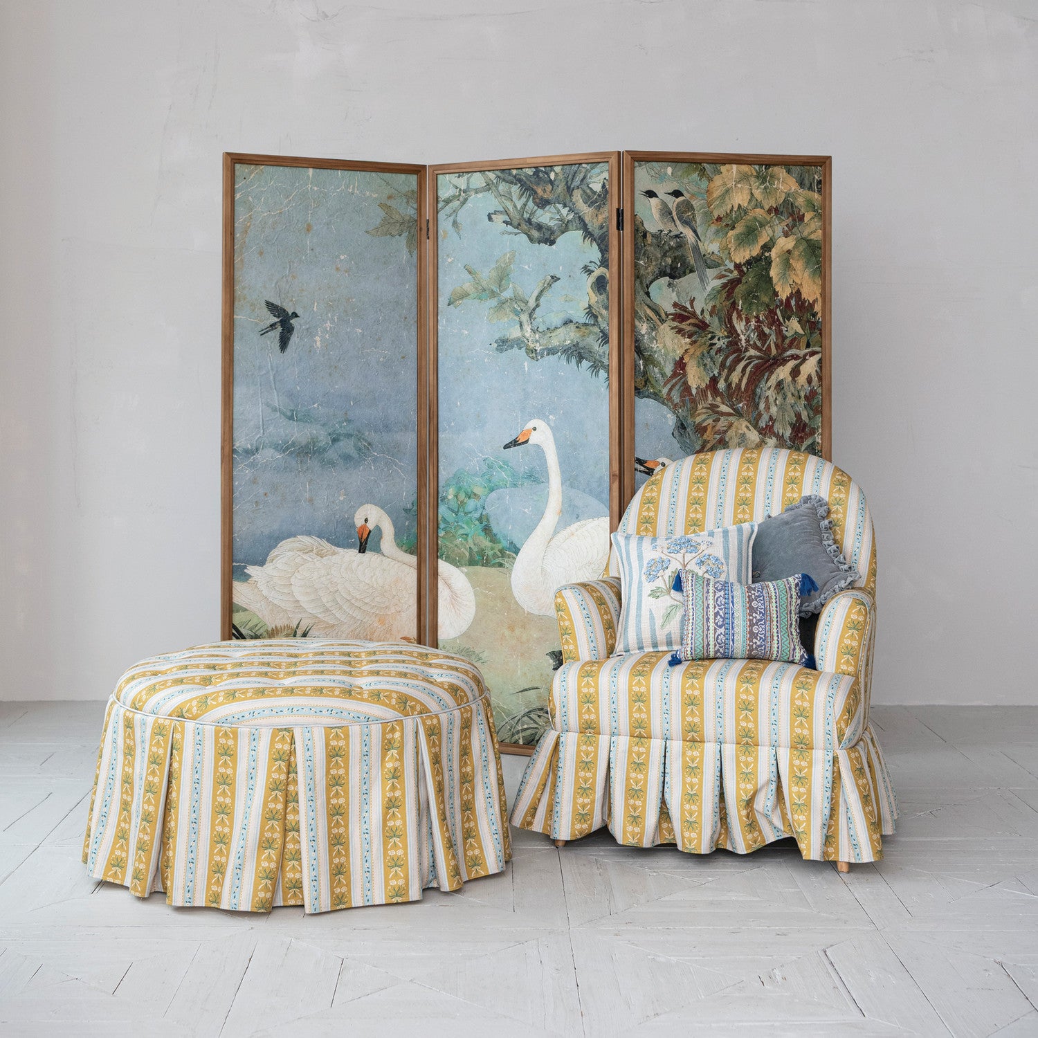 Lillianne Tufted Skirted Ottoman