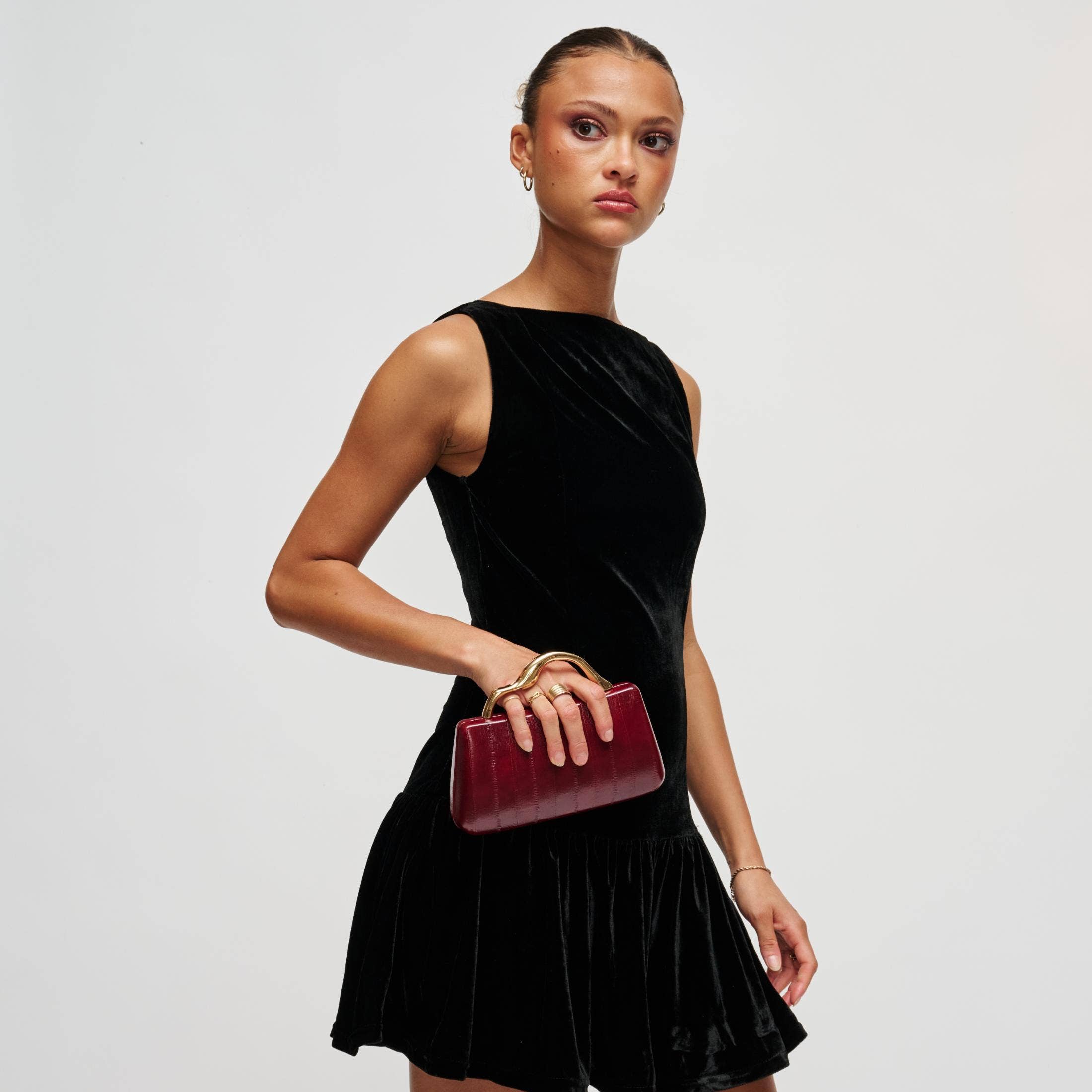 Nichelle Clutch